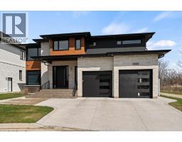 3082 BETTS AVENUE - 2