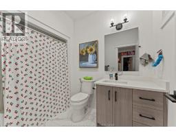 3082 BETTS AVENUE - 22