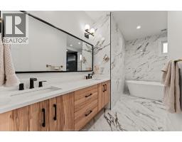 3082 BETTS AVENUE - 25