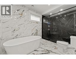 3082 BETTS AVENUE - 26