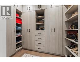 3082 BETTS AVENUE - 27