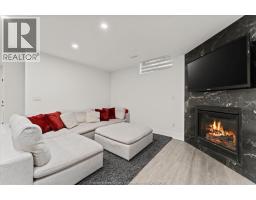 3082 BETTS AVENUE - 29