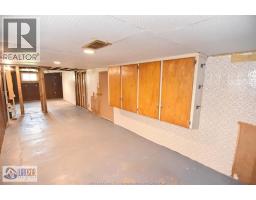 558 ELM - 29