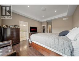 24 PEACHTREE LANE - 23