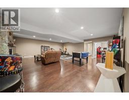 24 PEACHTREE LANE - 28