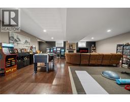 24 PEACHTREE LANE - 32