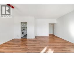 3950 WYANDOTTE STREET UnitNo. 105 - 21