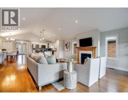 1181 Hayes - 11