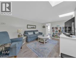 320 LAKEVIEW AVENUE - 12