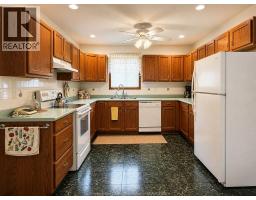 1637 ST. CLAIR AVENUE - 6