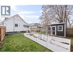 894 UNIVERSITY AVENUE - 39