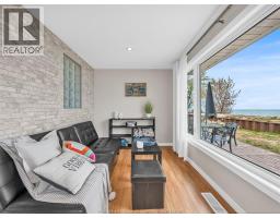 162 Robson Rd - 12