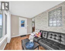 162 Robson Rd - 13