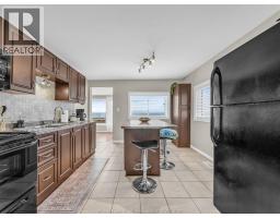 162 Robson Rd - 8