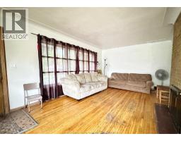 3006 Alexander AVENUE - 4