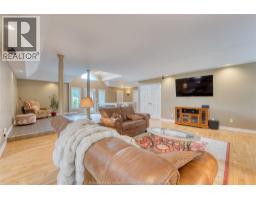 2703 LOMBARDY CRESCENT - 19