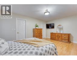 2703 LOMBARDY CRESCENT - 26