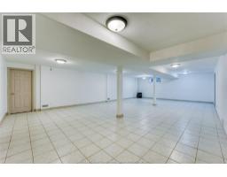 2703 LOMBARDY CRESCENT - 34