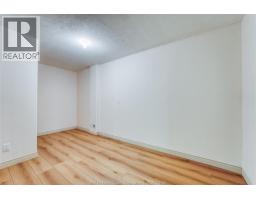 2703 LOMBARDY CRESCENT - 42