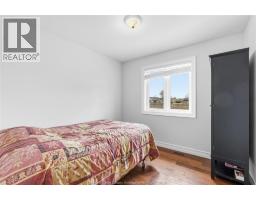 98 PETER AVENUE - 15