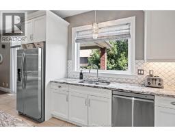 225 ELSWORTH - 13