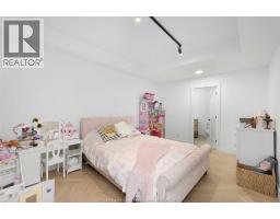 515 RIVERSIDE DRIVE West UnitNo. 1701 - 25