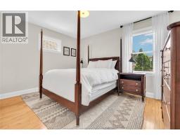 2005 AMIENS AVENUE - 16
