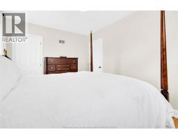 2005 AMIENS AVENUE - 17