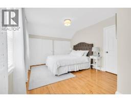 2005 AMIENS AVENUE - 27