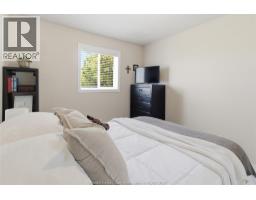 8578 MENARD - 25