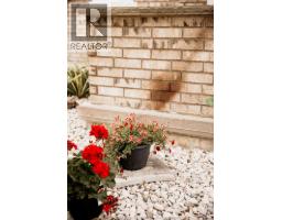 121 Queen STREET South - 38