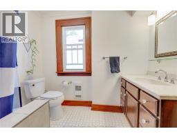 221 VILLAIRE AVENUE - 33