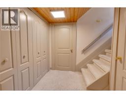 221 VILLAIRE AVENUE - 36