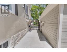 221 VILLAIRE AVENUE - 41