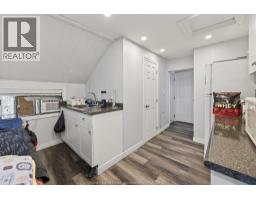 1032 FELIX AVENUE - 32