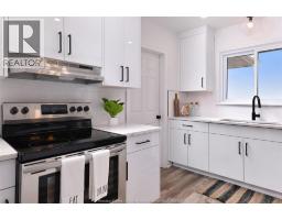 208 ROBSON ROAD - 14