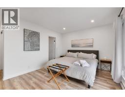 208 ROBSON ROAD - 20