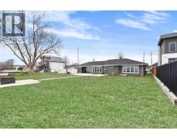 208 ROBSON ROAD - 32
