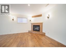 1120 KING LOUIS - 31