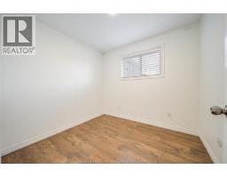 1120 KING LOUIS - 33