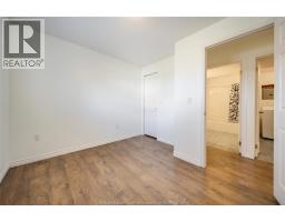 1120 KING LOUIS - 36