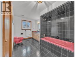 1696 HEBERT - 28