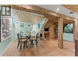 1086 VILLAIRE AVENUE - 33