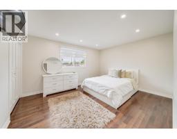 2958 LLOYD GEORGE BOULEVARD - 24