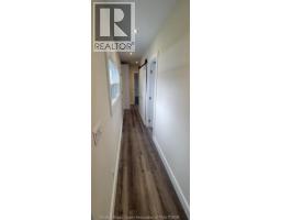 22 ROBIN CRESCENT - 2