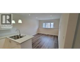 22 ROBIN CRESCENT - 7