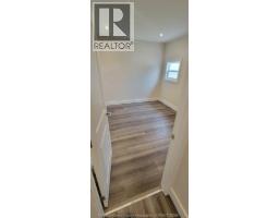 22 ROBIN CRESCENT - 8