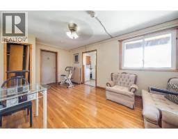 801 VICTORIA AVENUE - 35