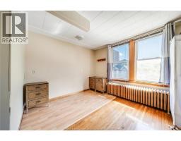 801 VICTORIA AVENUE - 40