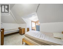 801 VICTORIA AVENUE - 47